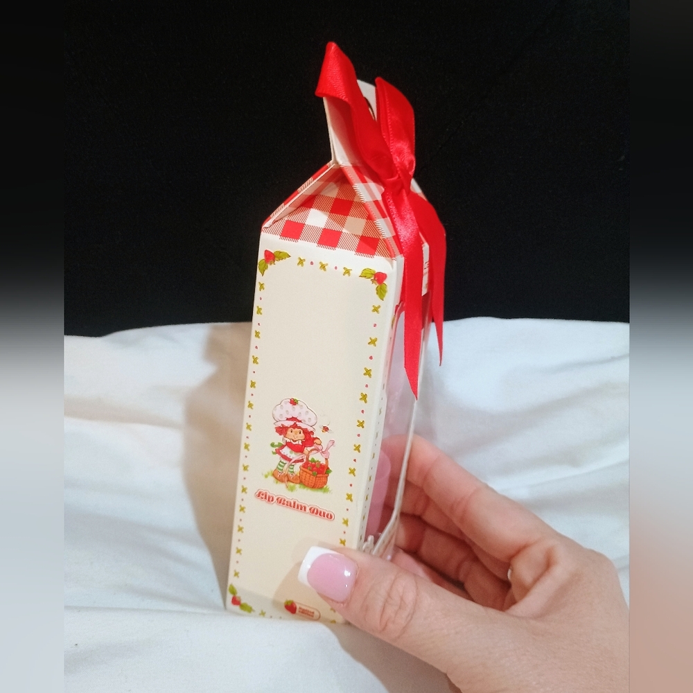 Strawberry Shortcake X Celavi Collab Lip Balm Duo Strawberry Infused Shea Butter - Picture 2 of 4